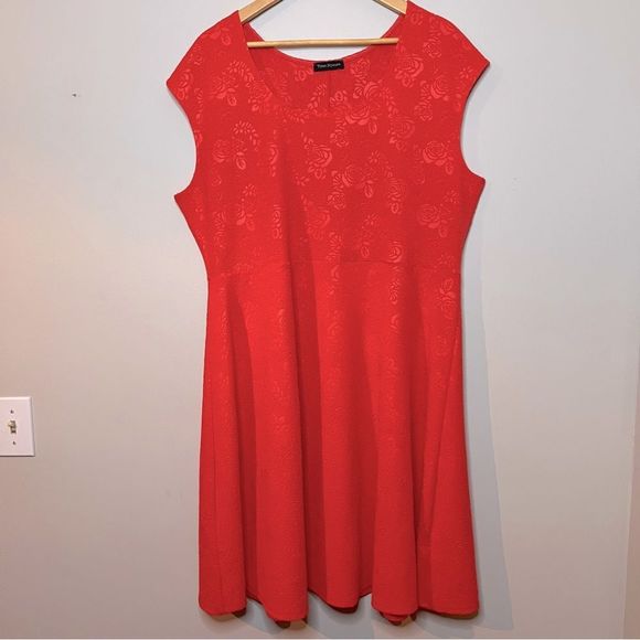 #104 Time Square Coral Sleeveless Fit and Flare Dress with Raised Rose Design - Picture 1 of 6